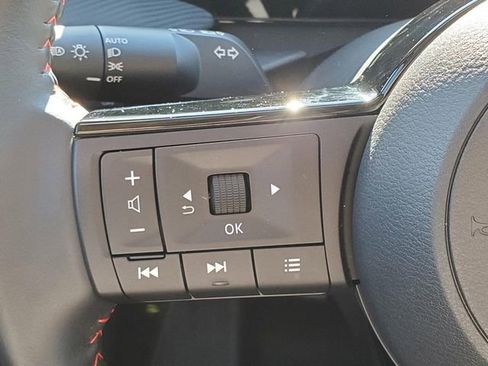 Certified 2025 Nissan Kicks SR image 18