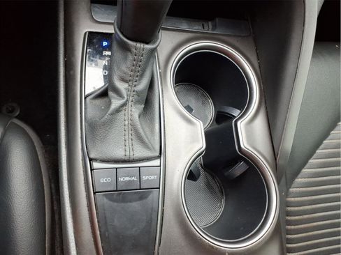 Used 2023 Toyota Camry SE image 25