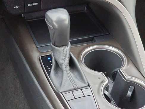 Used 2022 Toyota Camry SE image 21