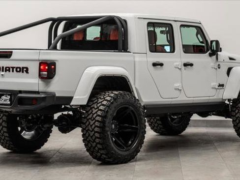 Used 2026 Jeep Gladiator Sport image 6