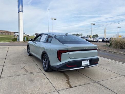 Used 2025 Kia K4 LXS image 9