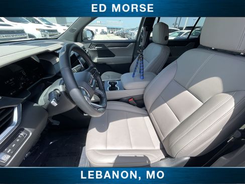 Certified 2026 GMC Acadia Elevation w/ Elevation Premium Package AWD/4WD image 18