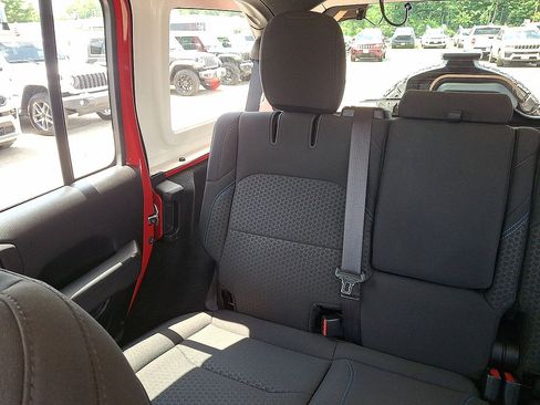Used 2025 Jeep Wrangler Unlimited Rubicon 4xe w/ Convenience Group AWD/4WD image 12