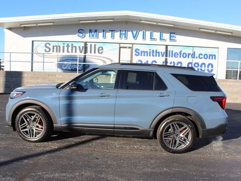 New 2026 Ford Explorer ST-Line w/ ST-Line Street Pack image 2