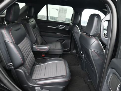 Used 2025 Ford Explorer ST-Line AWD/4WD image 8