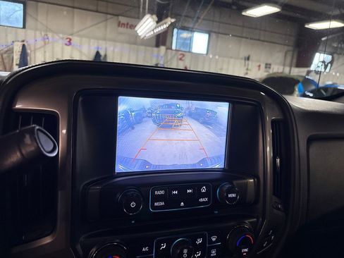 Used 2017 Chevrolet Silverado 1500 High Country AWD/4WD image 24