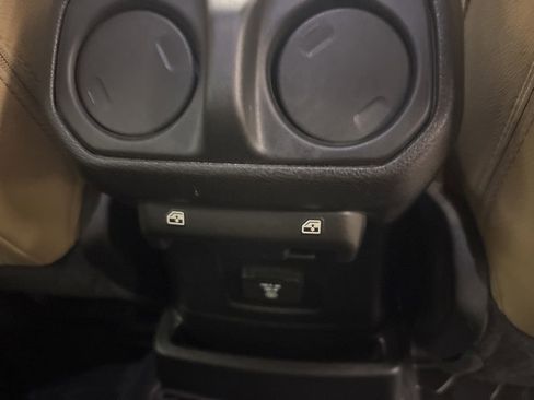 Used 2018 Jeep Wrangler Unlimited Sahara AWD/4WD image 37