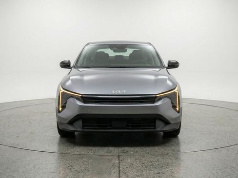 Used 2025 Kia K4 FWD image 2