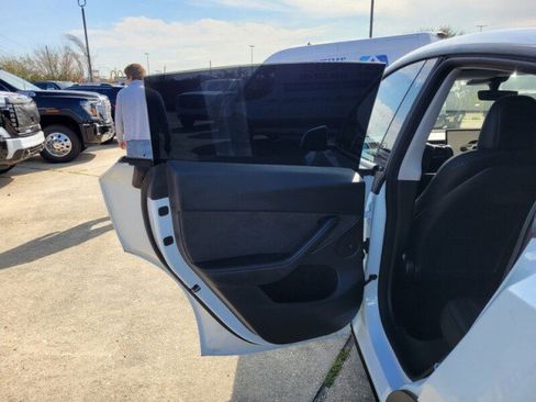 Used 2022 Tesla Model Y Performance image 24