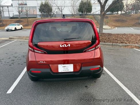 Used 2022 Kia Soul LX image 5