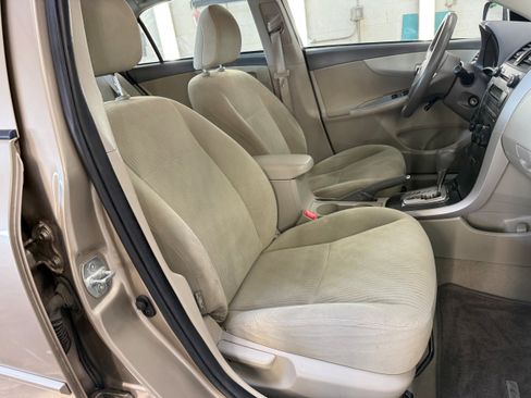 Used 2010 Toyota Corolla LE image 6