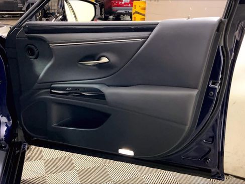 Certified 2024 Lexus ES 350 image 23