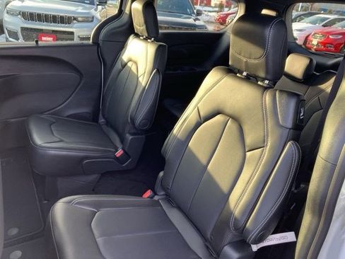 New 2026 Chrysler Pacifica Select w/ S Appearance Package FWD image 21