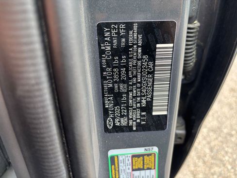 Used 2025 Hyundai Elantra SEL FWD image 29