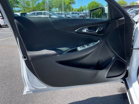 Used 2024 Chevrolet Malibu RS FWD image 22