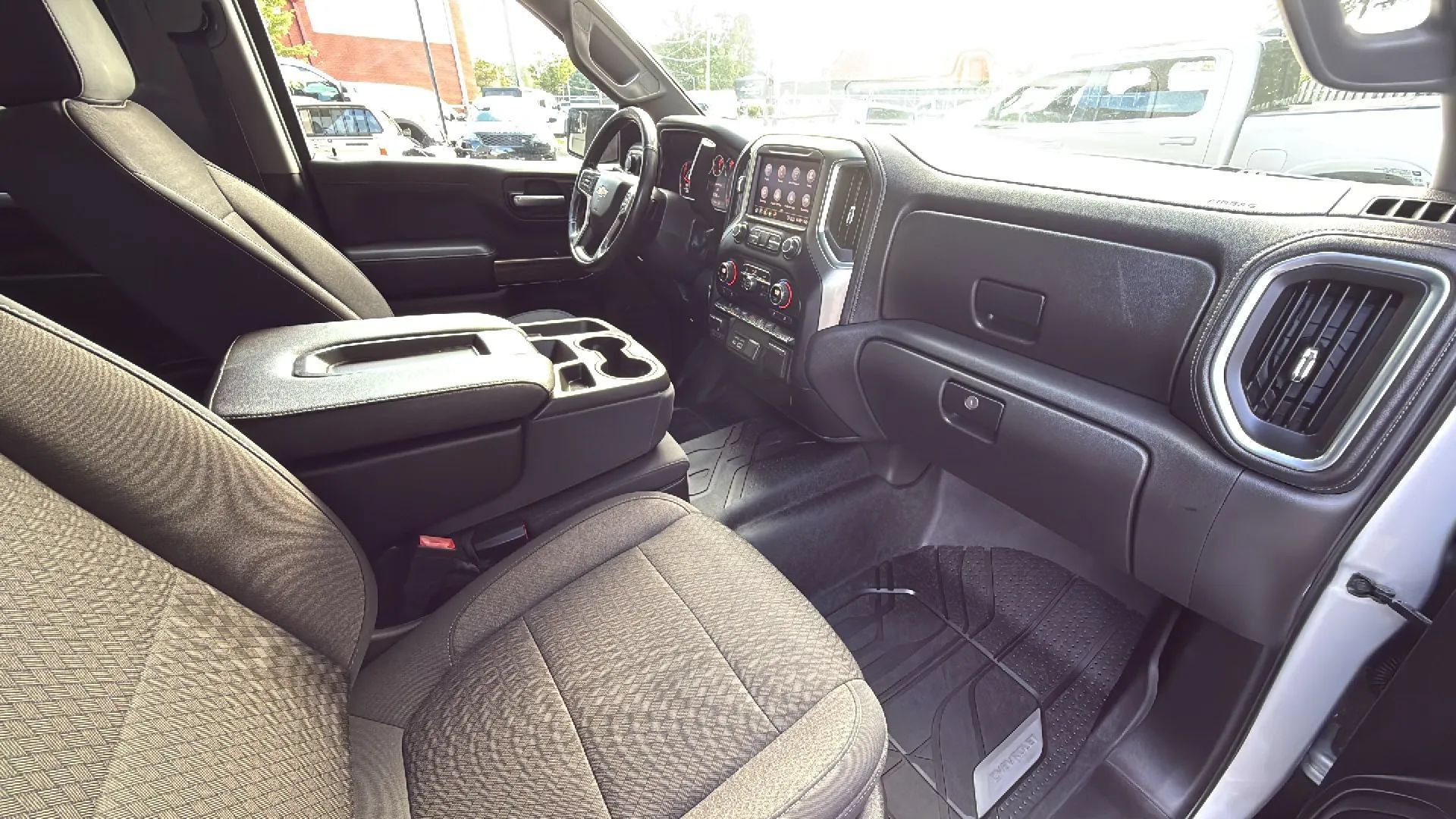 Used 2020 Chevrolet Silverado 1500 LT w/ All-Star Edition AWD/4WD image 27