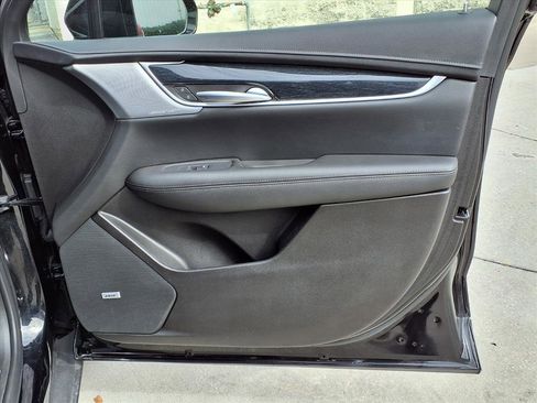 Certified 2025 Cadillac XT5 Premium Luxury image 11