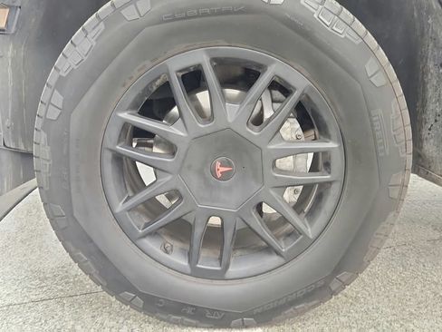 Used 2024 Tesla Cybertruck AWD Crew Cab image 42
