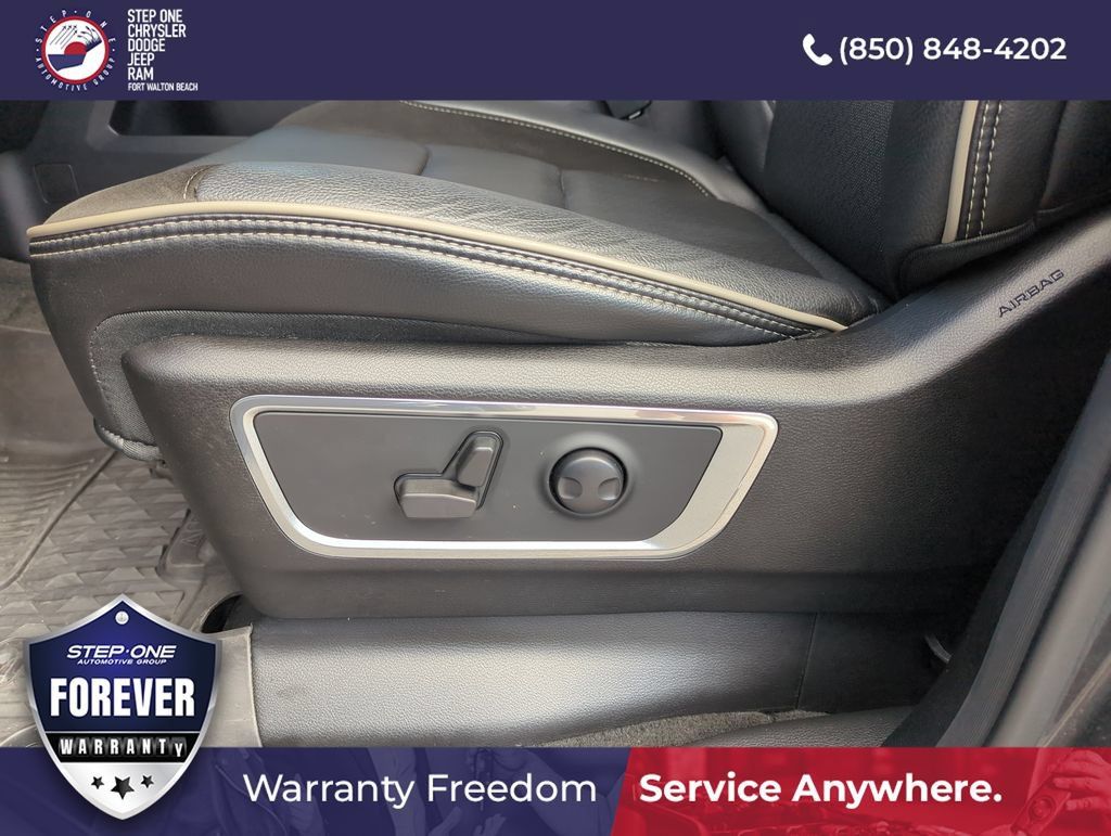 Used 2022 RAM 1500 Laramie AWD/4WD image 12
