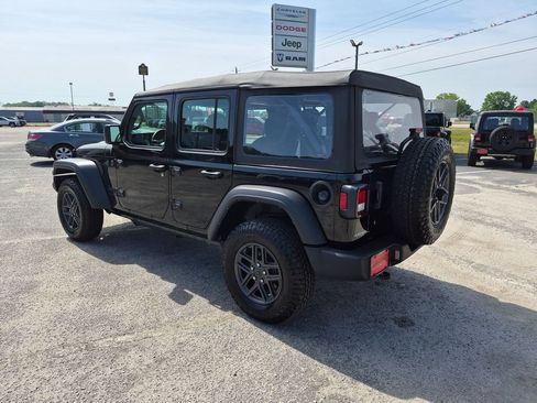 Used 2022 Jeep Wrangler Unlimited Sport AWD/4WD image 7