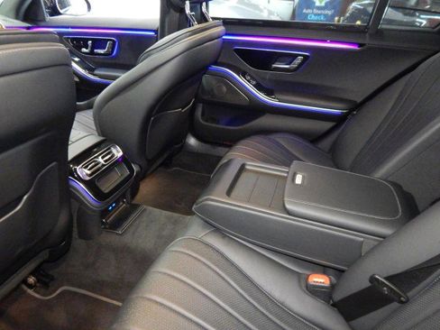 Used 2023 Mercedes-Benz S 580 4MATIC Sedan w/ AMG Line image 46