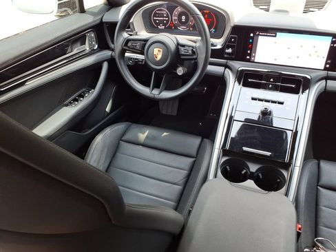 Used 2024 Porsche Panamera RWD image 22