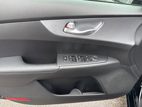 Used 2023 Kia Forte LXS w/ LXS Technology Package image 13