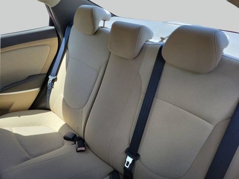 Used 2012 Hyundai Accent GLS FWD image 10