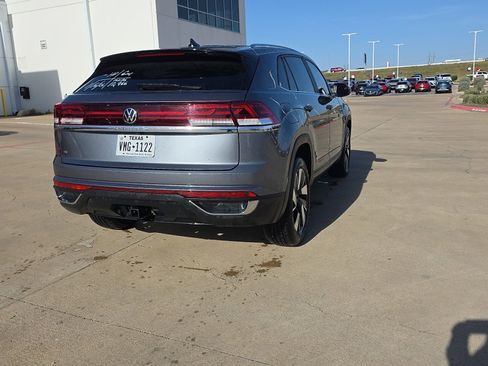 Used 2024 Volkswagen Atlas Cross Sport SE image 9