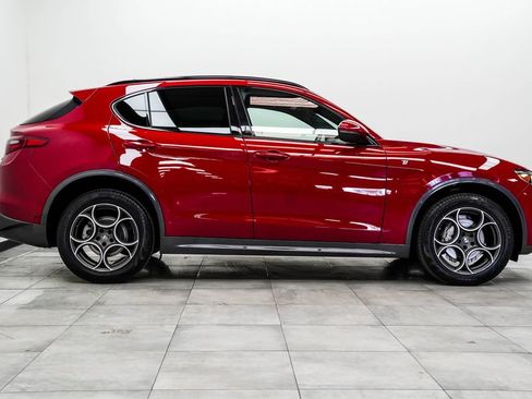 Used 2023 Alfa Romeo Stelvio Ti AWD/4WD image 9