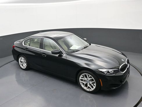 New 2025 BMW 330i xDrive Sedan w/ Premium Package AWD/4WD image 29