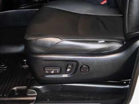 Used 2023 Toyota 4Runner TRD Off-Road image 37