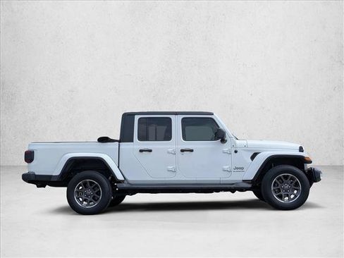 Used 2020 Jeep Gladiator Overland AWD/4WD image 4
