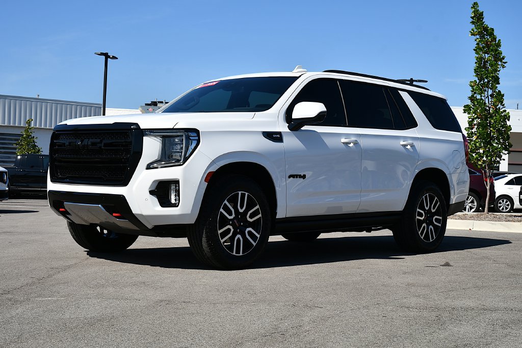 Used 2024 GMC Yukon AT4 w/ AT4 Premium Package AWD/4WD image 3
