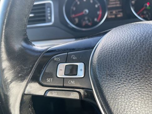 Used 2017 Volkswagen Jetta SE image 20