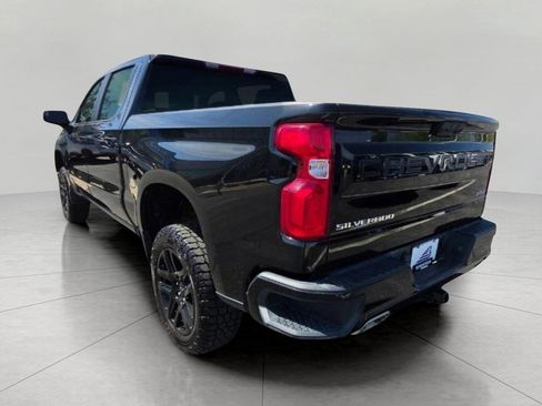 Used 2025 Chevrolet Silverado 1500 RST w/ Z71 Off-Road Package AWD/4WD image 4