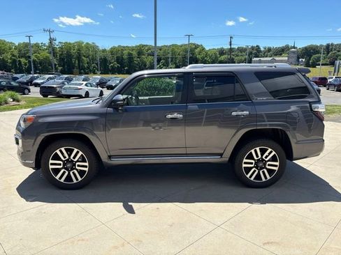 Used 2022 Toyota 4Runner Limited AWD/4WD image 4