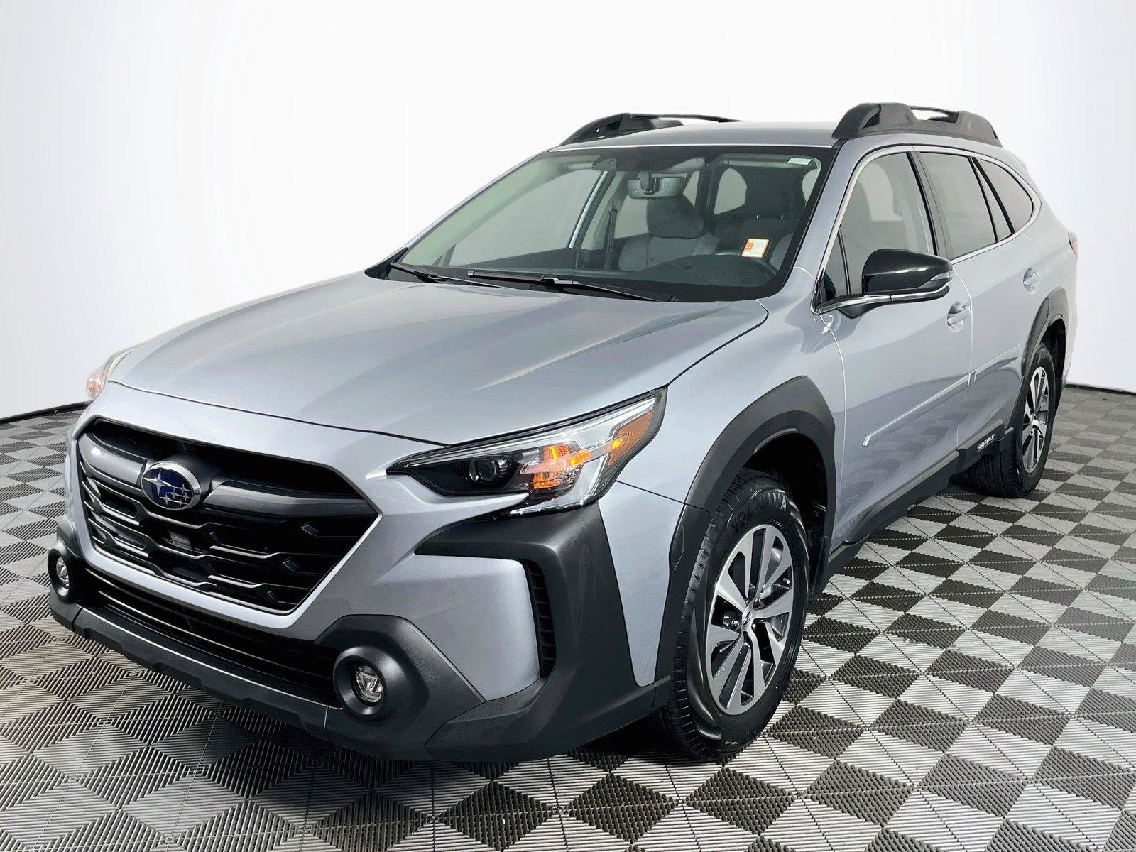Used 2025 Subaru Outback Premium w/ Popular Package #1A AWD/4WD image 3