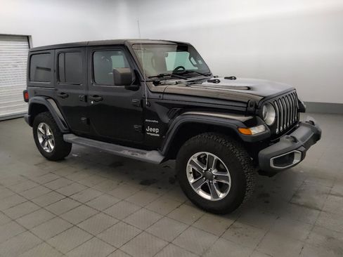 Used 2019 Jeep Wrangler Unlimited Sahara AWD/4WD image 11