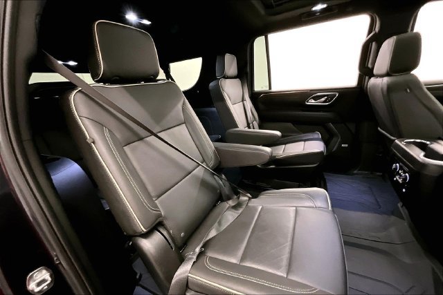 Used 2024 Chevrolet Suburban Premier AWD/4WD image 27