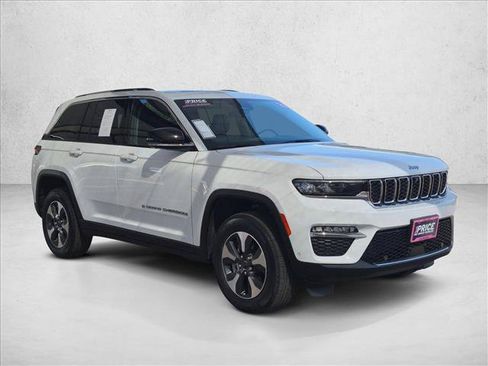 Used 2022 Jeep Grand Cherokee Limited 4xe w/ Luxury Tech Group II AWD/4WD image 3