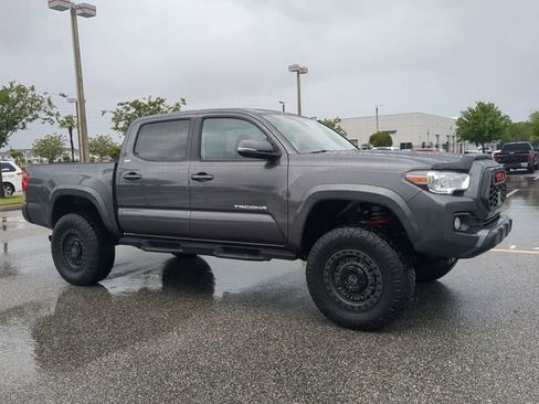 Used 2023 Toyota Tacoma SR5 image 2