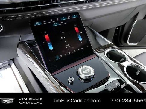 Used 2025 Cadillac Escalade Luxury image 19