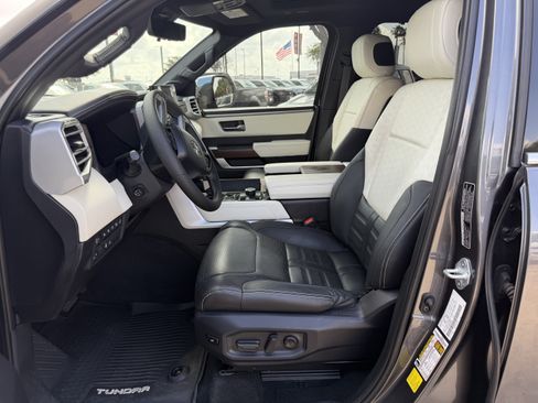 Used 2022 Toyota Tundra Capstone AWD/4WD image 17