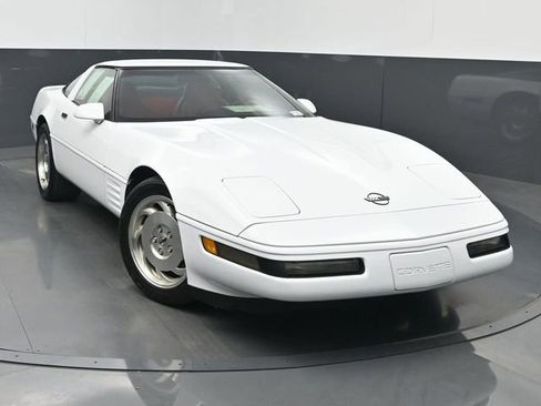 Used 1994 Chevrolet Corvette Coupe RWD image 1