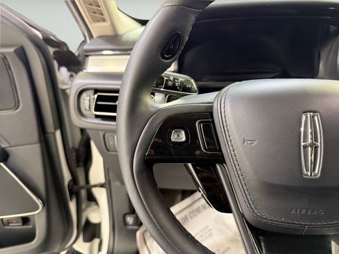 Used 2024 Lincoln Aviator 2WD image 14
