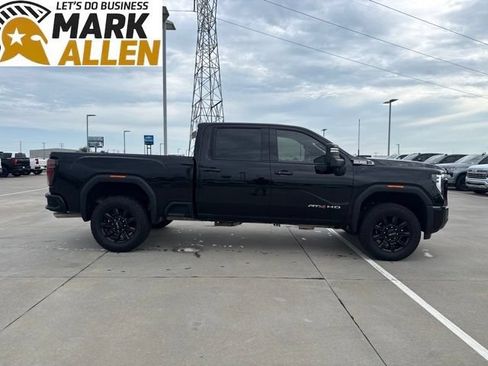 Used 2025 GMC Sierra 2500 AT4 AWD/4WD image 6