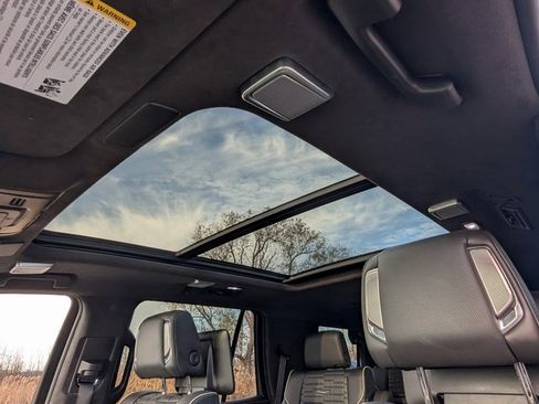 Certified 2023 Cadillac Escalade Premium Luxury Platinum image 41