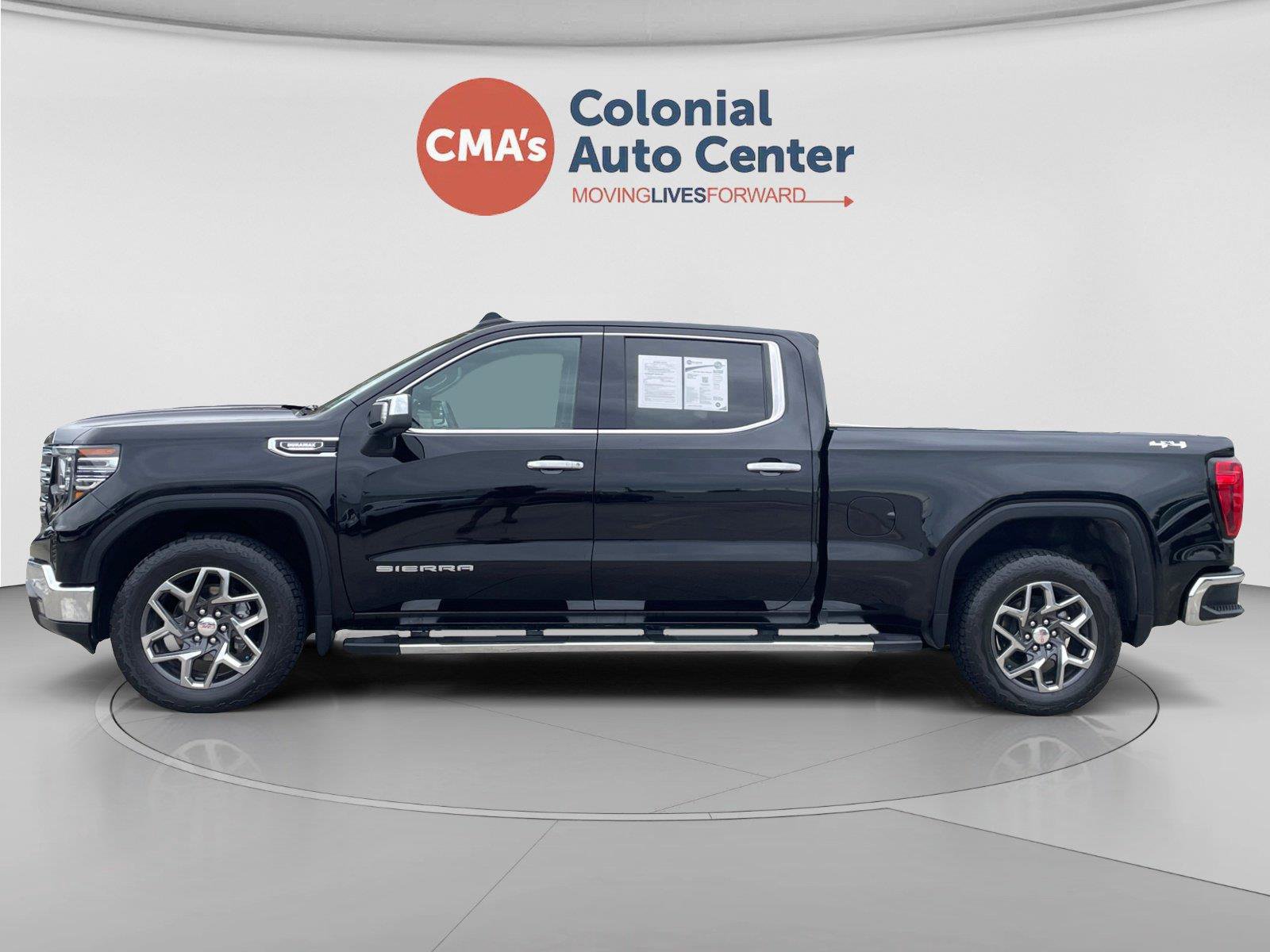 Used 2023 GMC Sierra 1500 SLT w/ SLT Premium Plus Package AWD/4WD image 2
