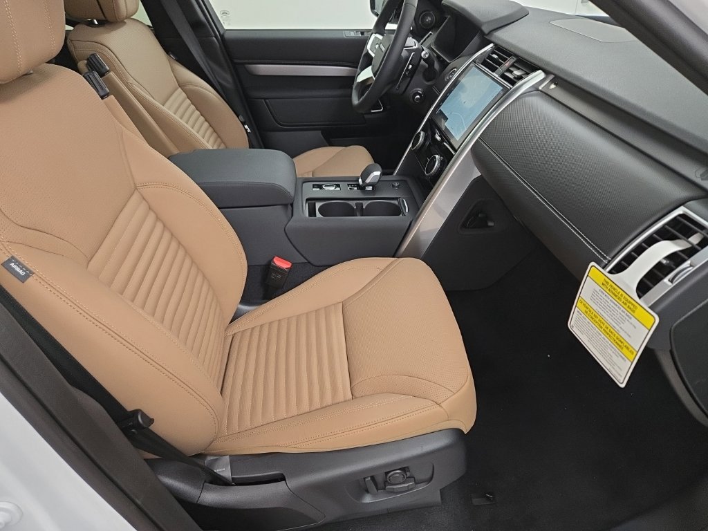 New 2026 Land Rover Discovery Limited Edition AWD/4WD image 26